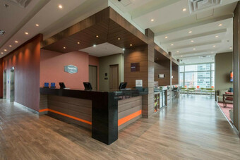 Hotel Hampton By Hilton Medellin