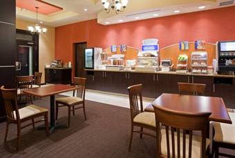 Holiday Inn Express Hotel & Suites - Woodstock