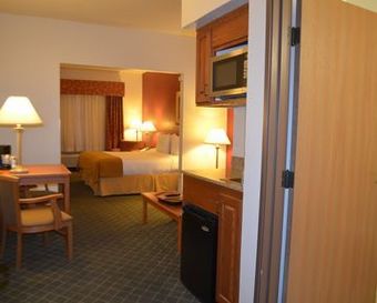 Holiday Inn Express Hotel & Suites Omaha West