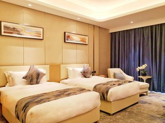 Hotel Ramada Plaza By Wyndham Dongxing City Center