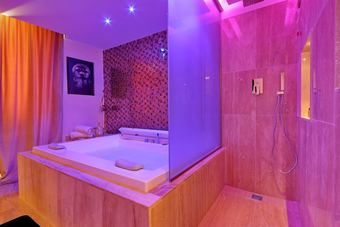 Hotel Spanish Diamond Luxury Suites Jacuzzi