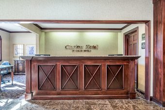 Clarion Hotel - Downtown - University Area