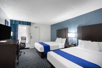 Hotel Baymont By Wyndham Charlotte University