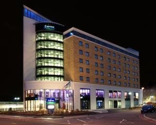 Hotel Holiday Inn Express London - Newbury Park