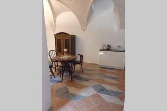 Renaissance Vintage Apartment A1