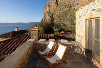 Villa Victoria's House In Monemvasia Castle