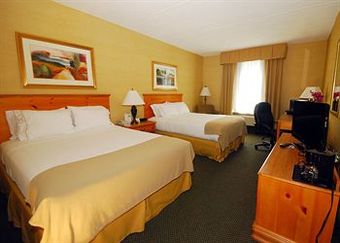 Holiday Inn Express Hotel & Suites Warrenton