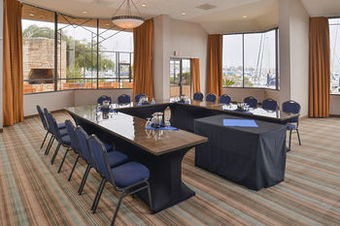 Holiday Inn Express Hotel & Suites Ventura